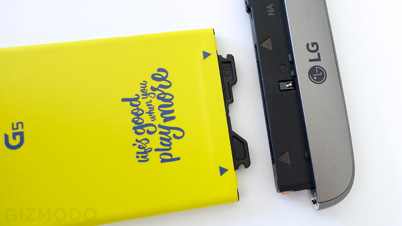 Illustration for article titled LG G5 Review: A Timid Attempt to Put the Gadget Back in Smartphones